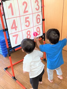 1歳児サーキットの様子