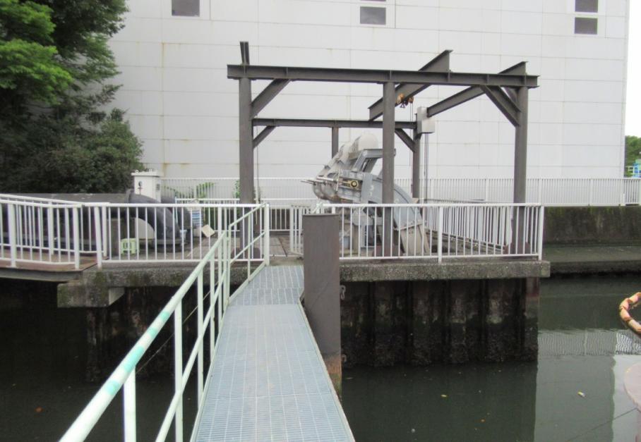 仙台堀川取水ポンプ所の水中ポンプ設備の写真