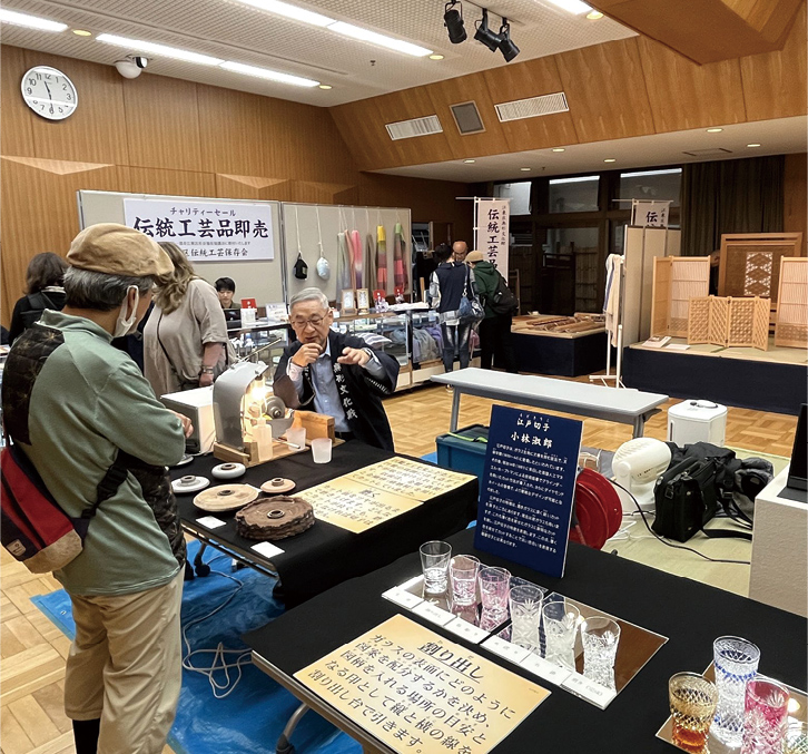江東区伝統工芸展昨年の様子
