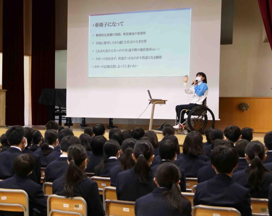 11月17日に行われた深川第四中学校での「心の教育授業」の様子②