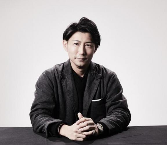 横山昴氏