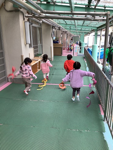 2歳凧あげの様子