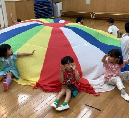 4歳児運動会で行うバルーンの練習風景