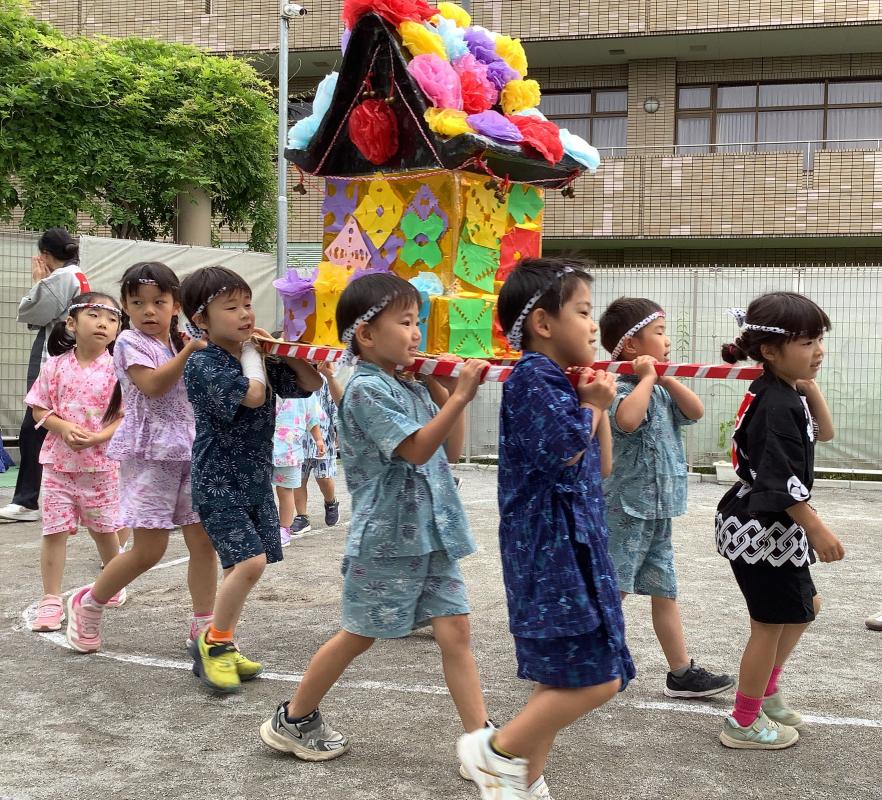お神輿の様子