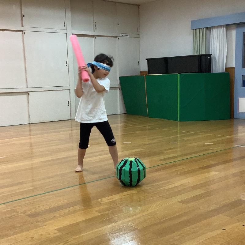 スイカ割りの様子