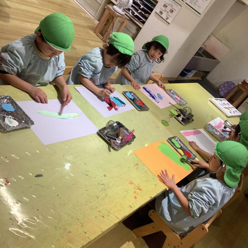 自由画をする様子