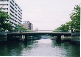 巴橋