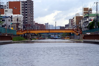 塩の道橋全景