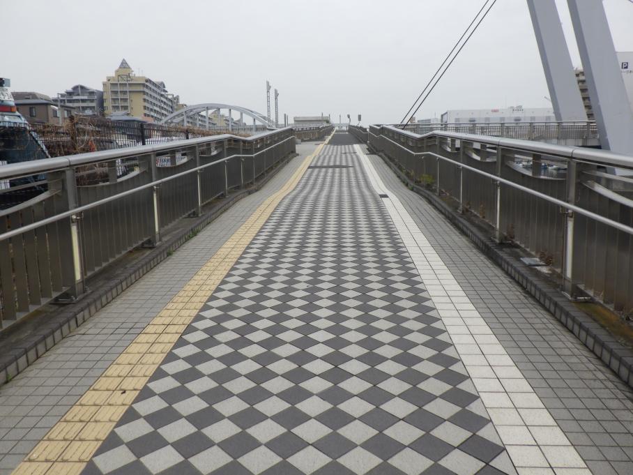 しおかぜ橋全景