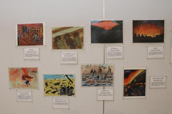 写真のパネル展示の様子