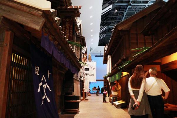 賑わう深川江戸資料館