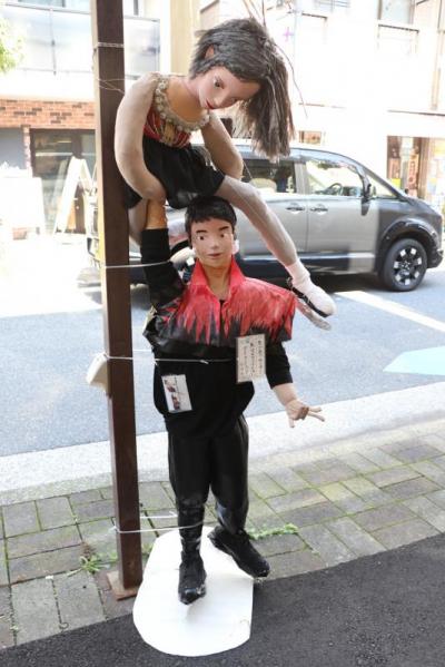 あづあづゆりゆり作「鳥はよせつけないダイナミックリフト」