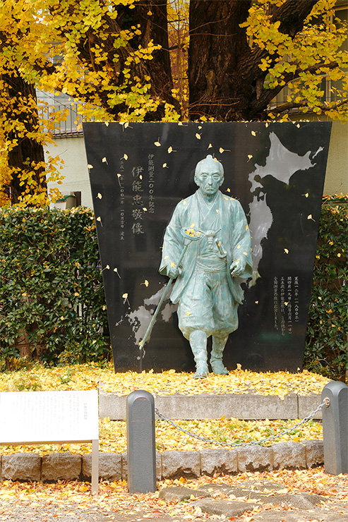 富岡八幡宮伊能忠敬銅像